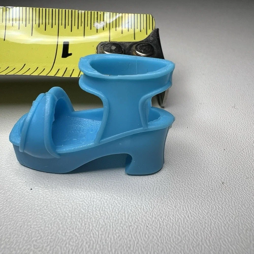 Single Blue Plastic‎ Fashion Doll 11-12